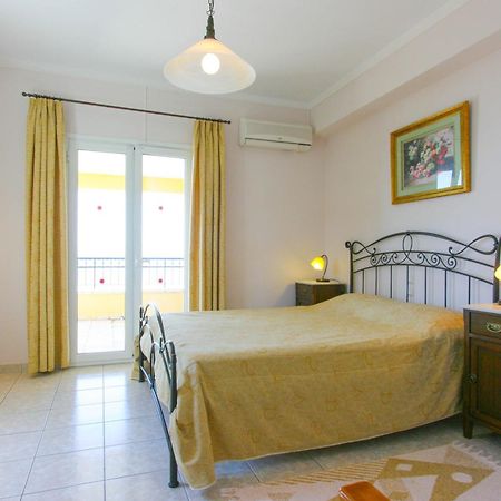 Villa Spyros Ниссаки Номер фото